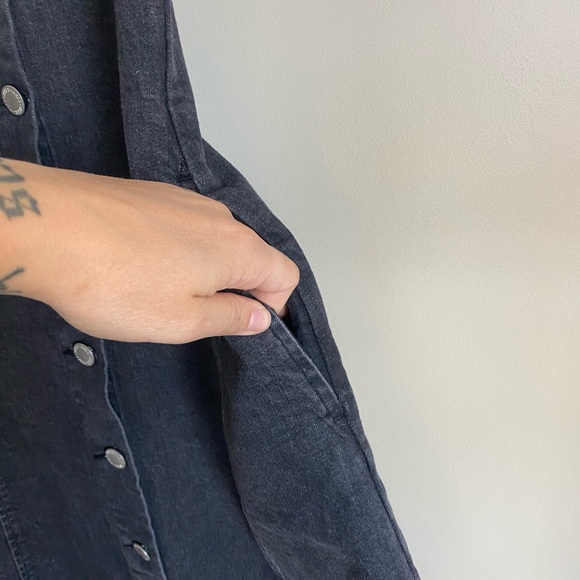 Button up denim dress with pockets! - Picture 7 of 9
